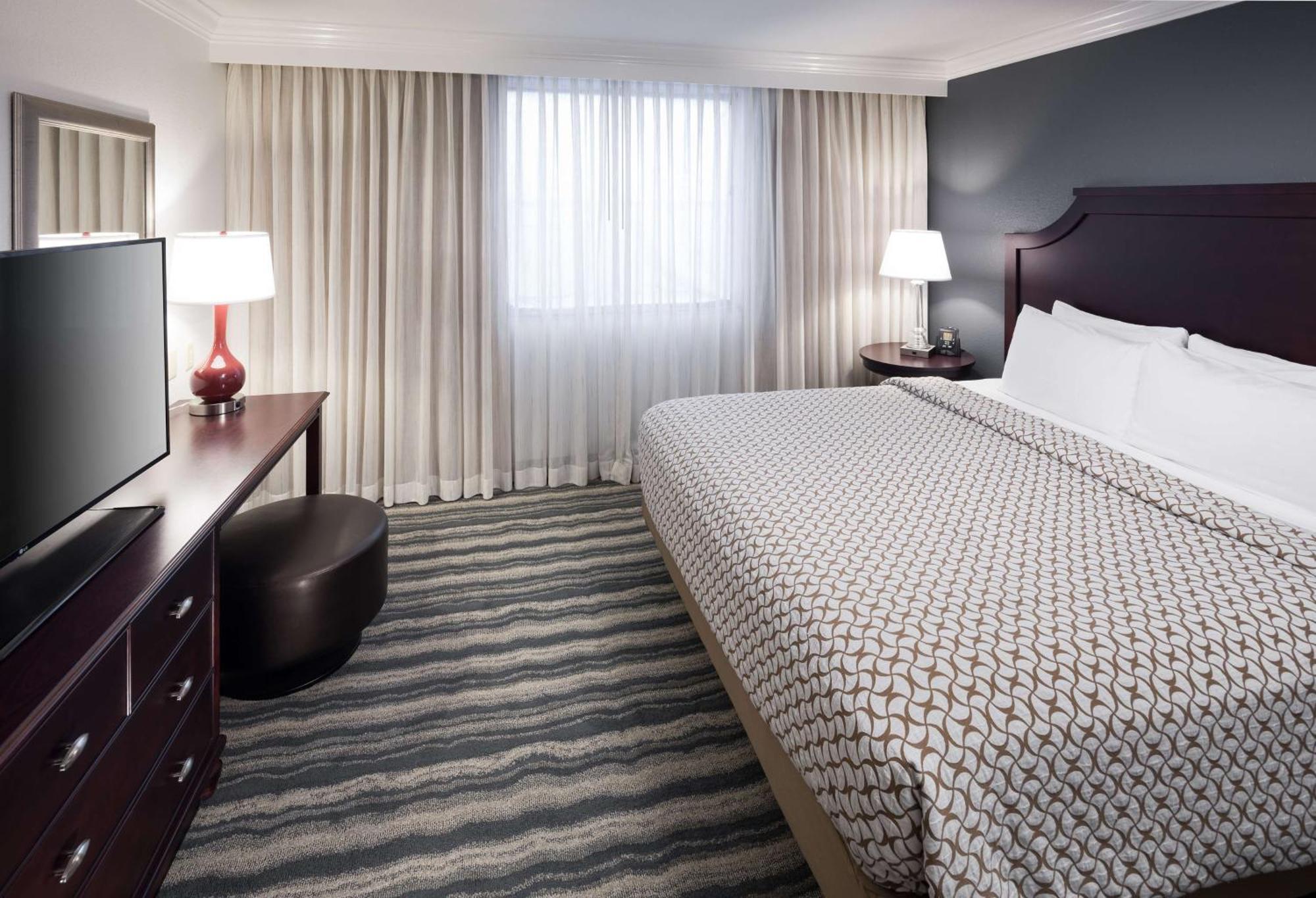 เอมบาสซีสวีทแทมปา แบรนดัน โฮเต็ล Hotel Heartland ภายนอก รูปภาพ