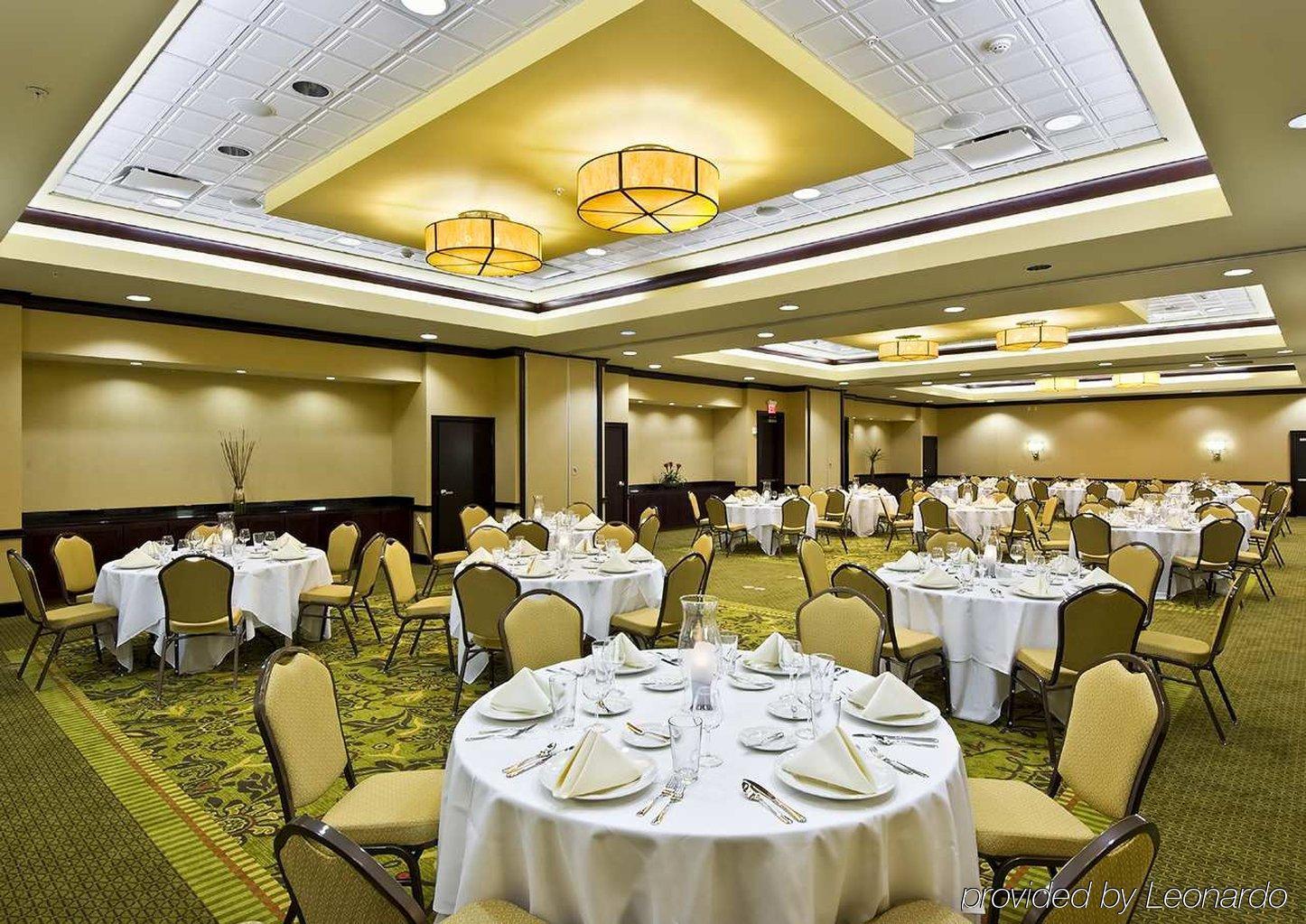 เอมบาสซีสวีทแทมปา แบรนดัน โฮเต็ล Hotel Heartland ร้านอาหาร รูปภาพ