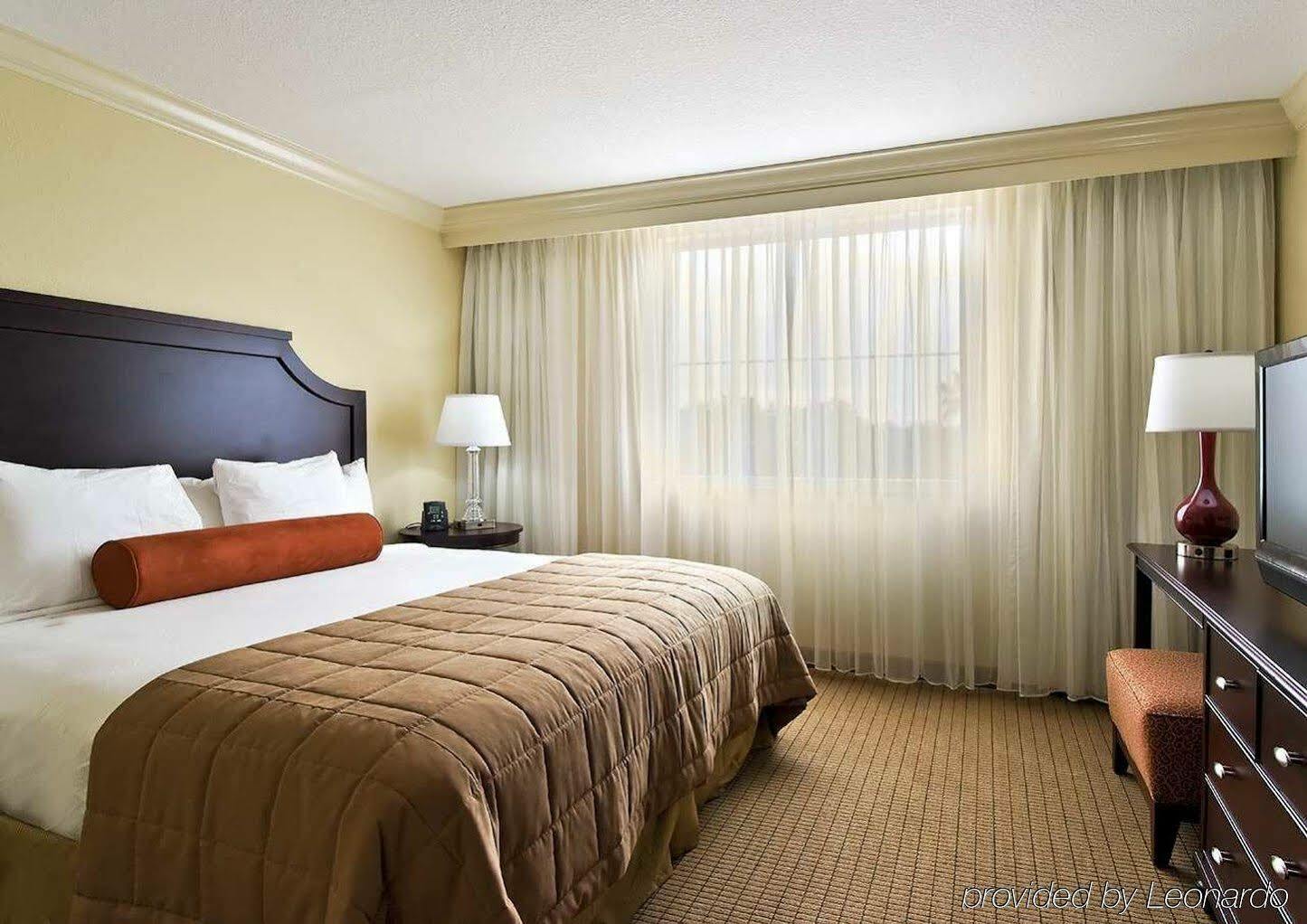 เอมบาสซีสวีทแทมปา แบรนดัน โฮเต็ล Hotel Heartland ภายนอก รูปภาพ